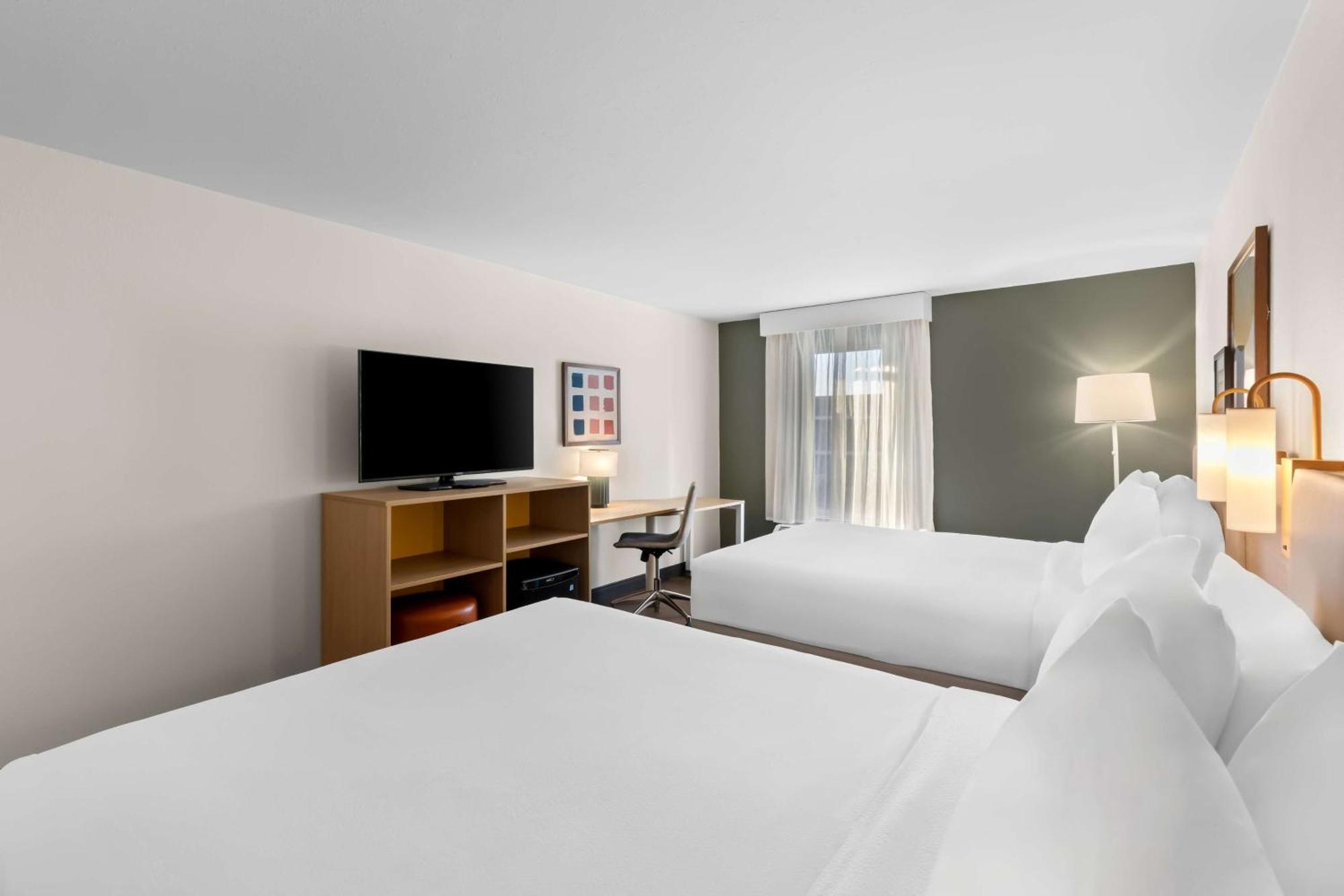 Spark By Hilton Calhoun Buitenkant foto